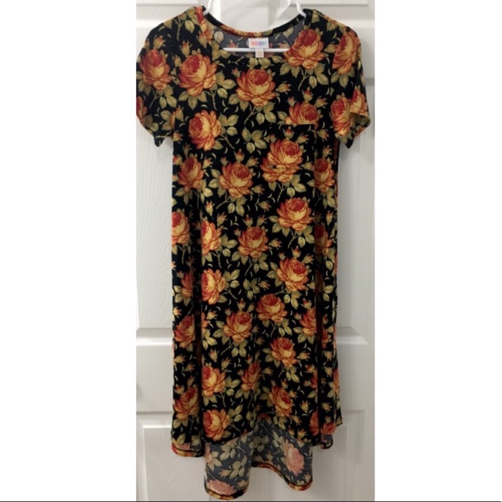 LuLaRoe Carly - Gorgeous Roses!